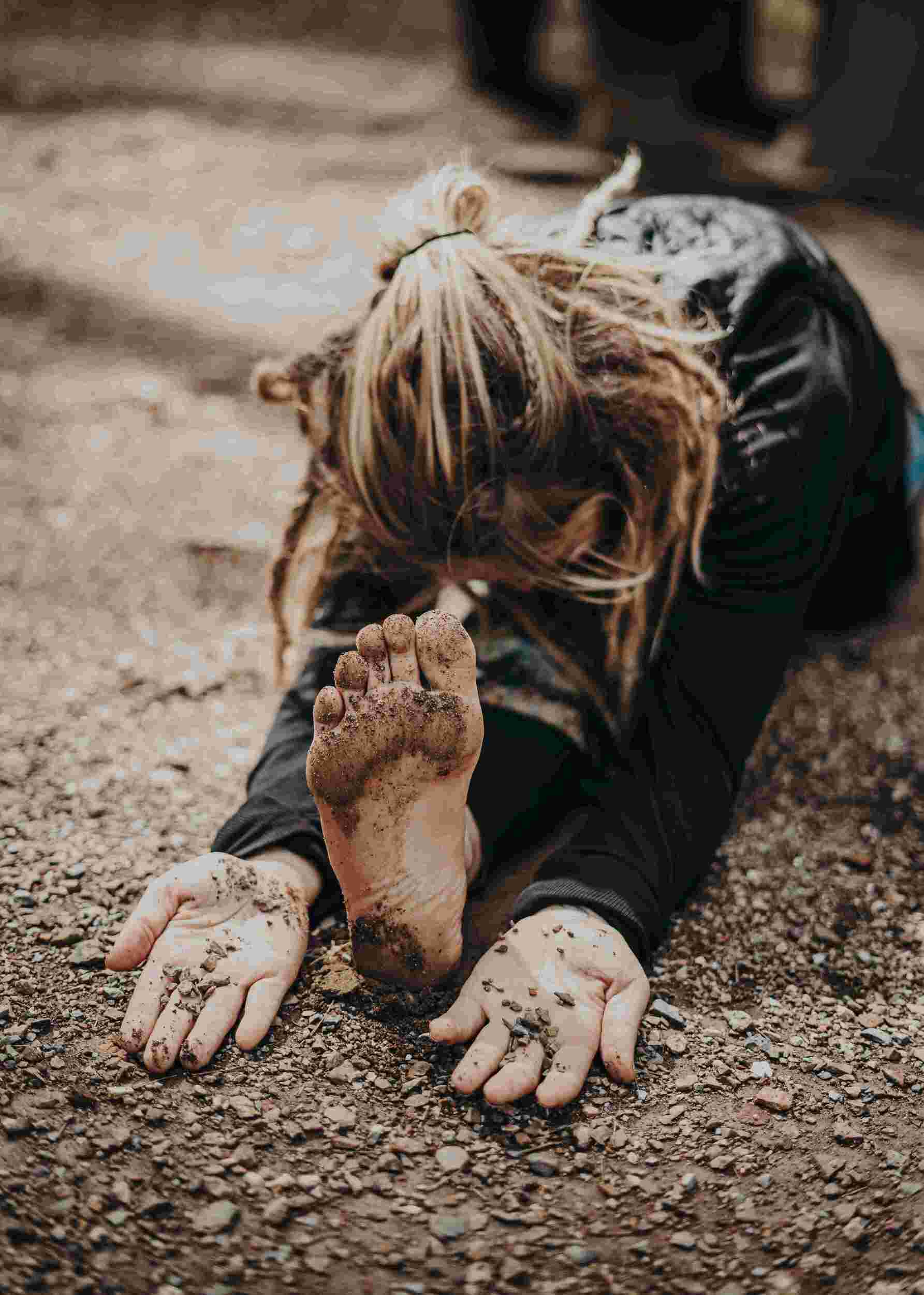 earthing, grounding, earthing technology, connection with nature, natural healing, Bienfaits de la mise à la terre sur la santé -