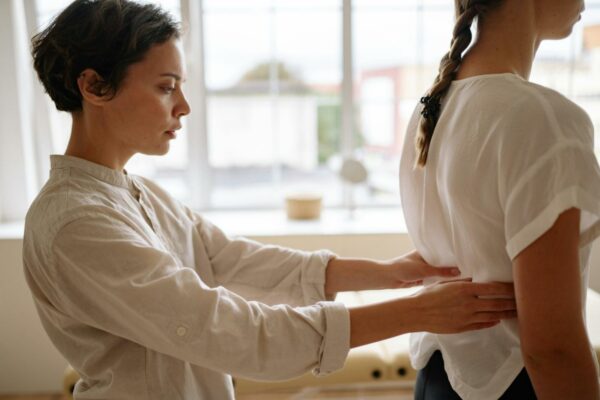 difference entre ostéopathie et physiothérapie, ostéopathie montréal, osteo montreal, Ostéopathe Montréal, blessure sportive, réadaptation, accident travail
